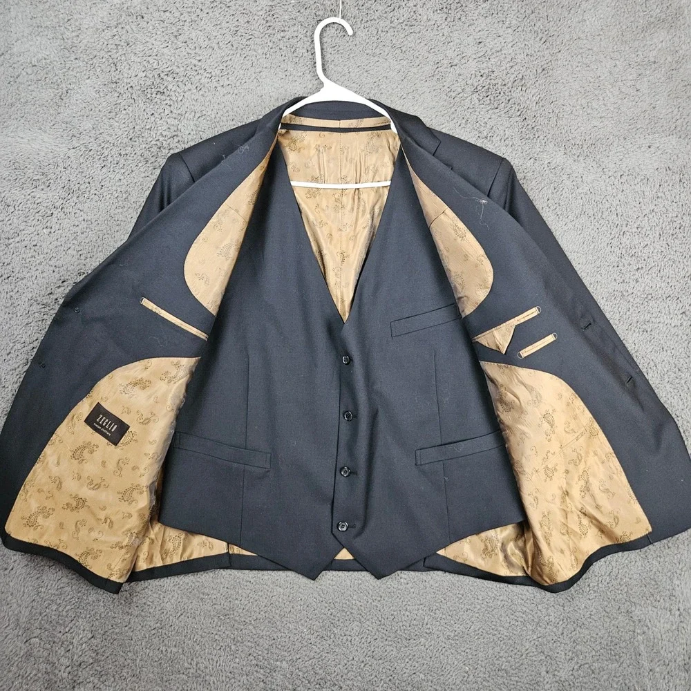 Zeglio 50 Mens Black 2 Piece Suit Jacket and Vest Gold Paisley Lining